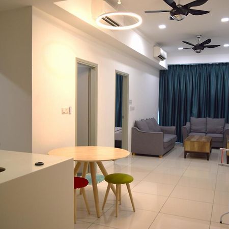 Sutera Avenue Kota Kinabalu Appartement Buitenkant foto