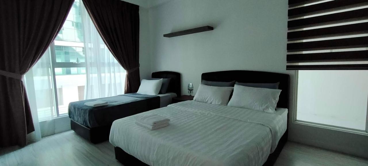 Sutera Avenue Kota Kinabalu Appartement Buitenkant foto