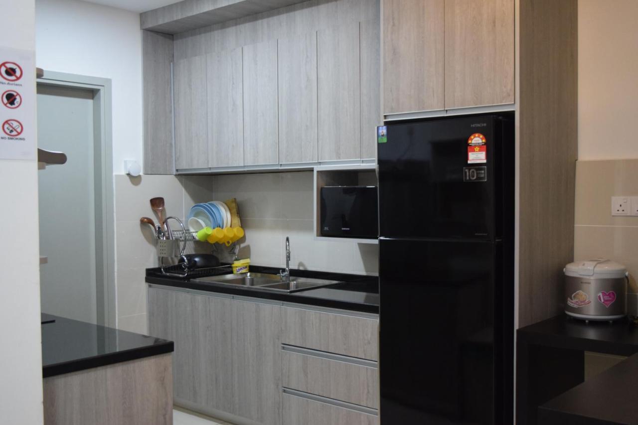 Sutera Avenue Kota Kinabalu Appartement Buitenkant foto