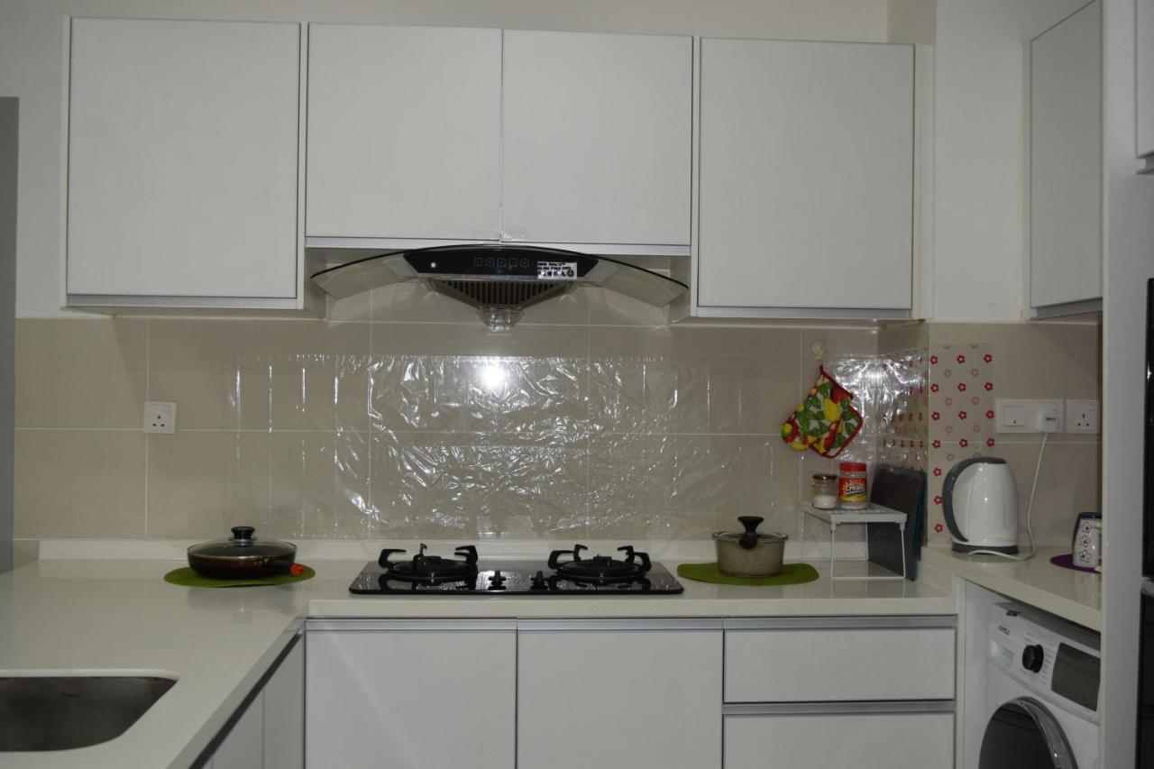 Sutera Avenue Kota Kinabalu Appartement Buitenkant foto