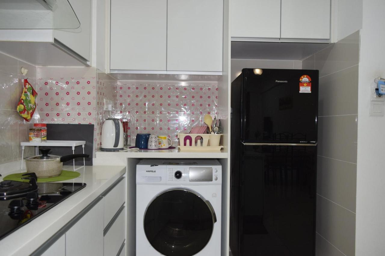 Sutera Avenue Kota Kinabalu Appartement Buitenkant foto