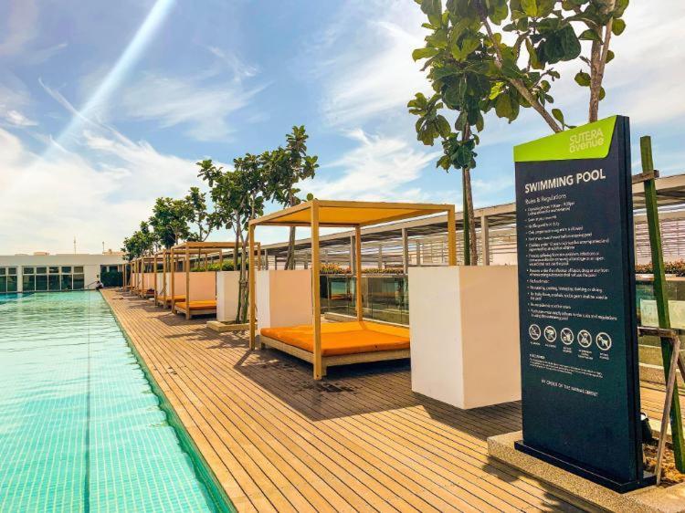 Sutera Avenue Kota Kinabalu Appartement Buitenkant foto