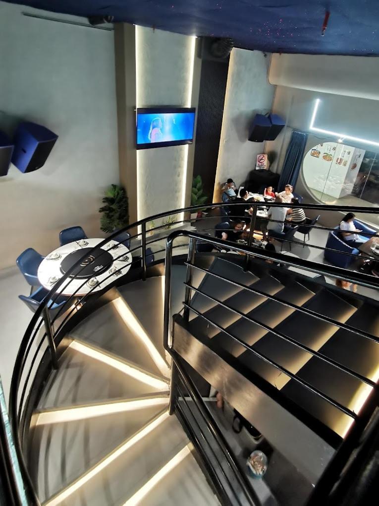 Sutera Avenue Kota Kinabalu Appartement Buitenkant foto