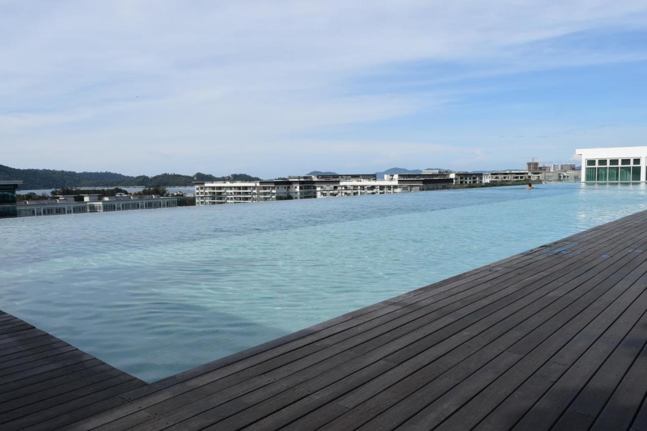 Sutera Avenue Kota Kinabalu Appartement Buitenkant foto